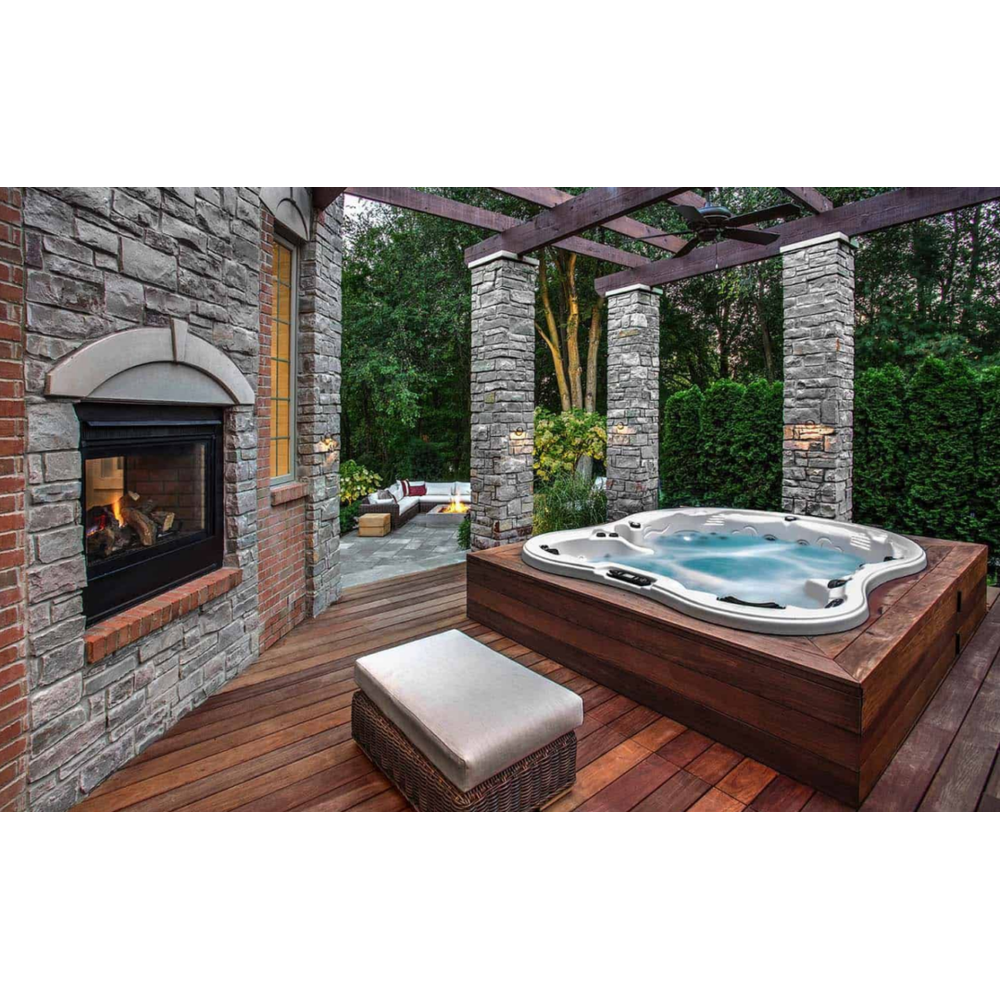 Monarch Hot Tub – Spacious 5-Person Spa for Luxurious Relaxation